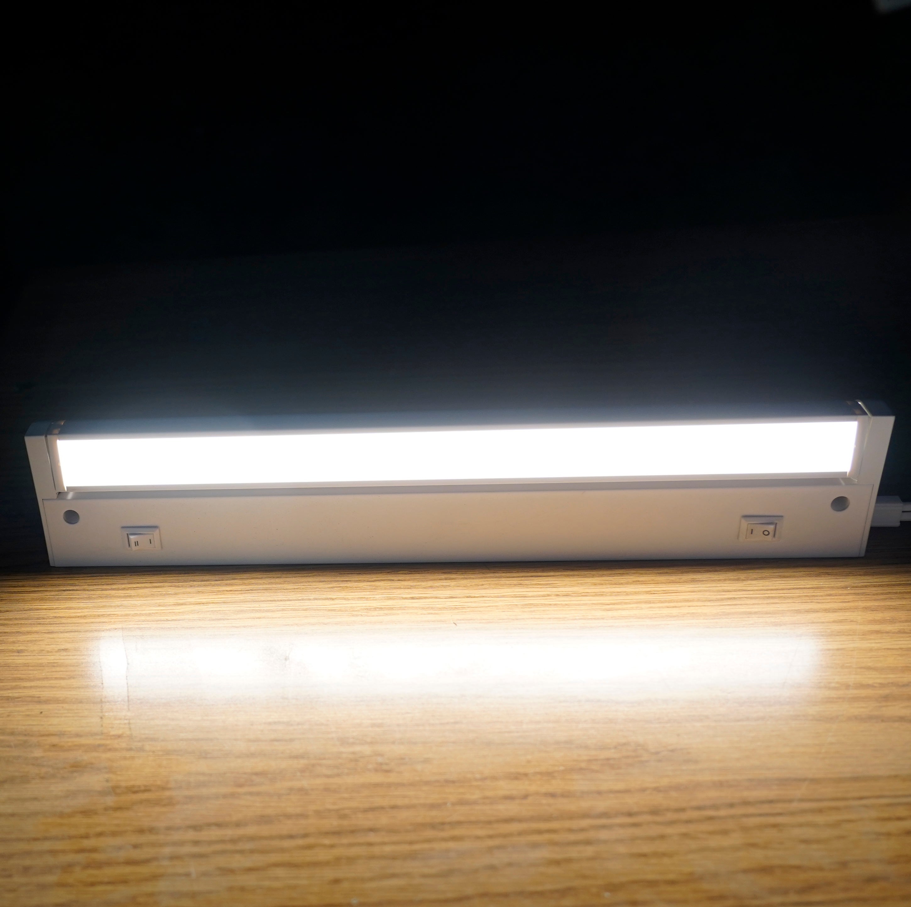 GetInLight Swivel LED Under Cabinet Light.