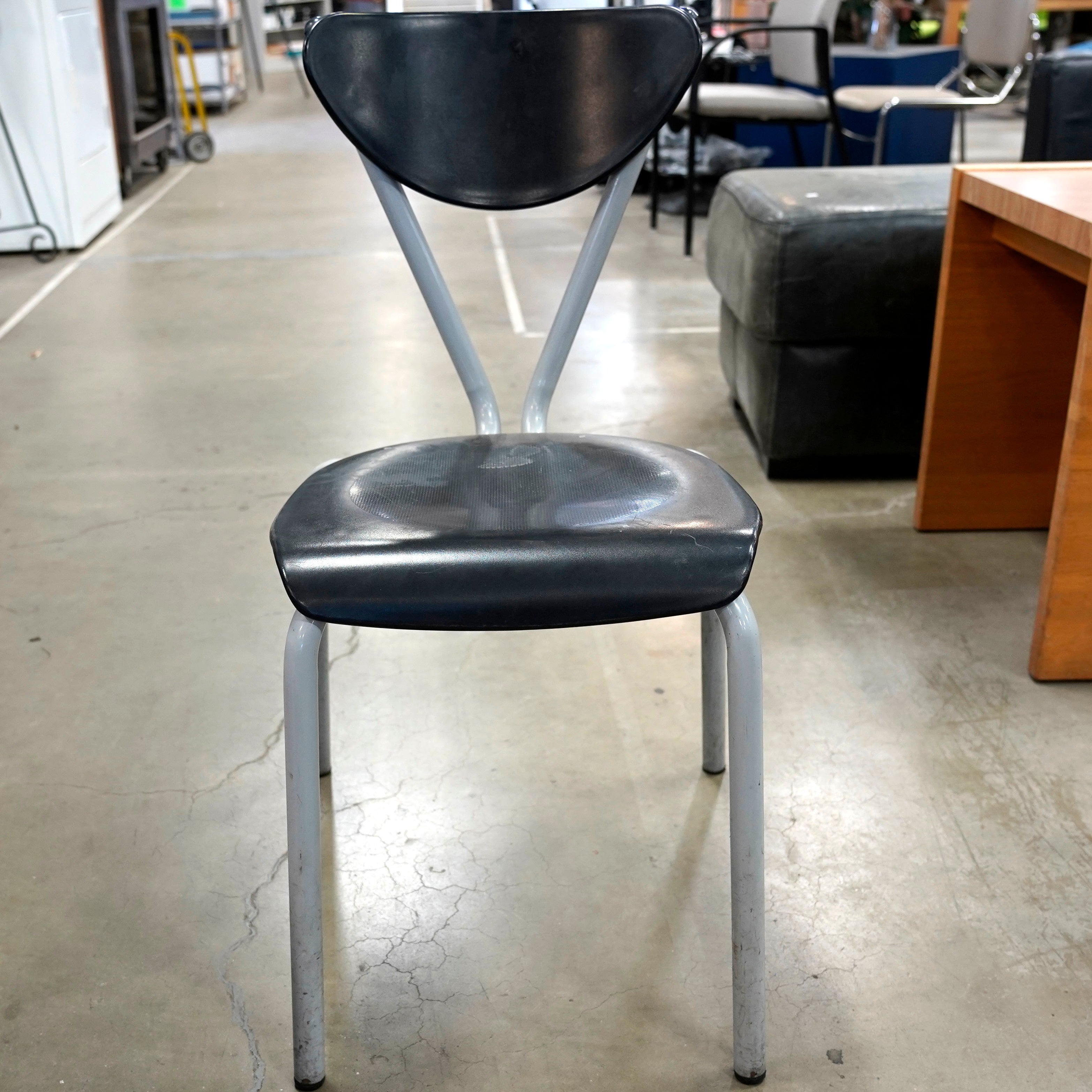 5 Black-and-Gray Belca Piera Stackable Chairs