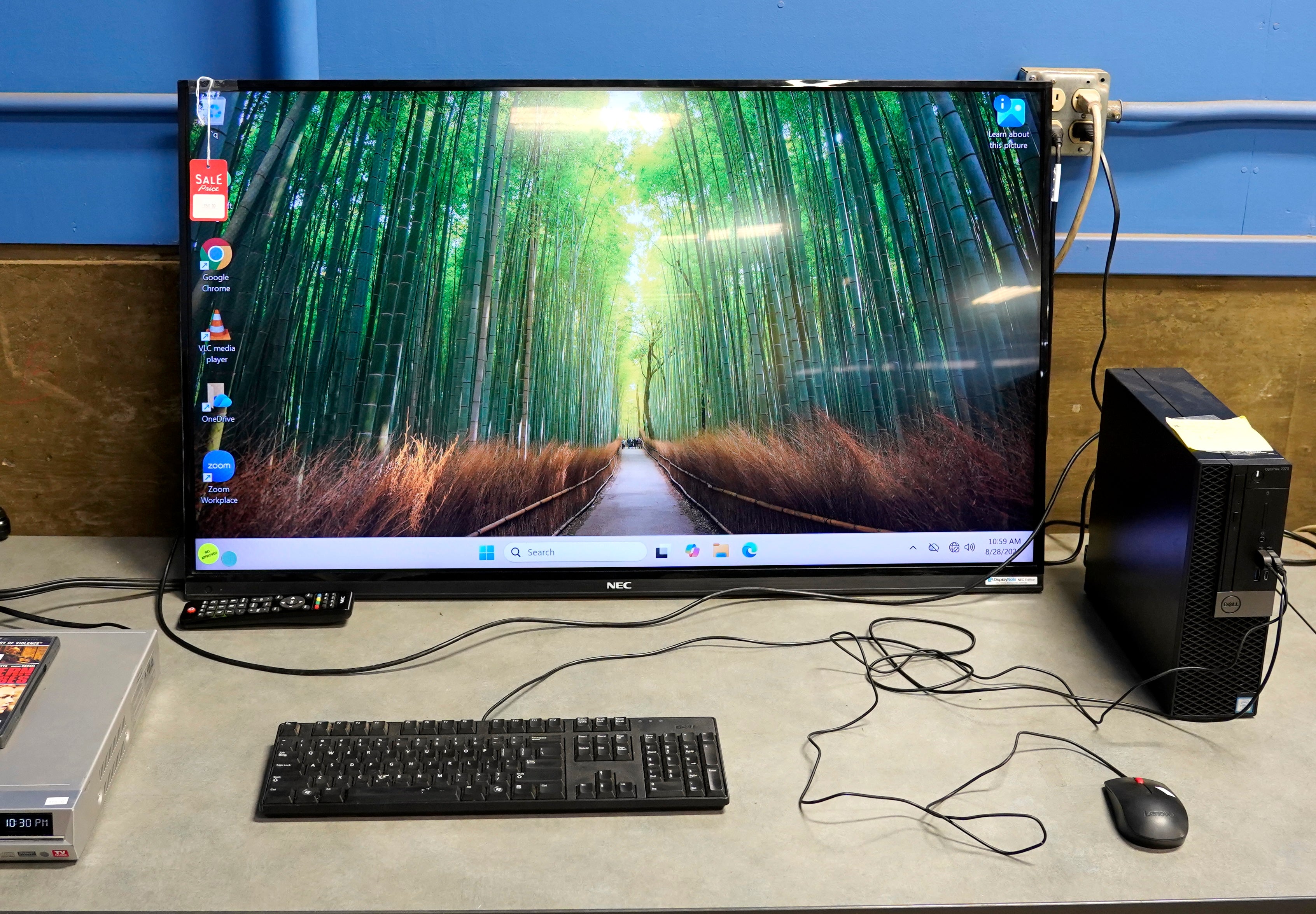 NEC E464 46-inch LED Edge-lit Commercial-Grade Display